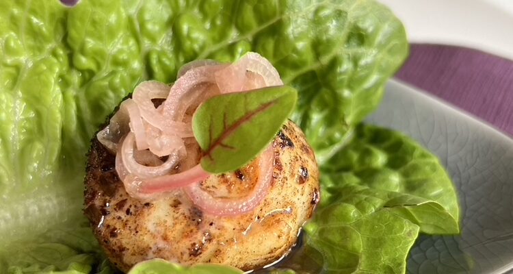 Vadouvan coquille with pickled shallots
