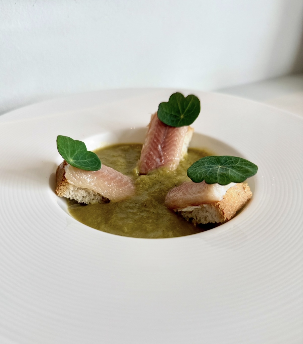 Smoked eel in grilled soup