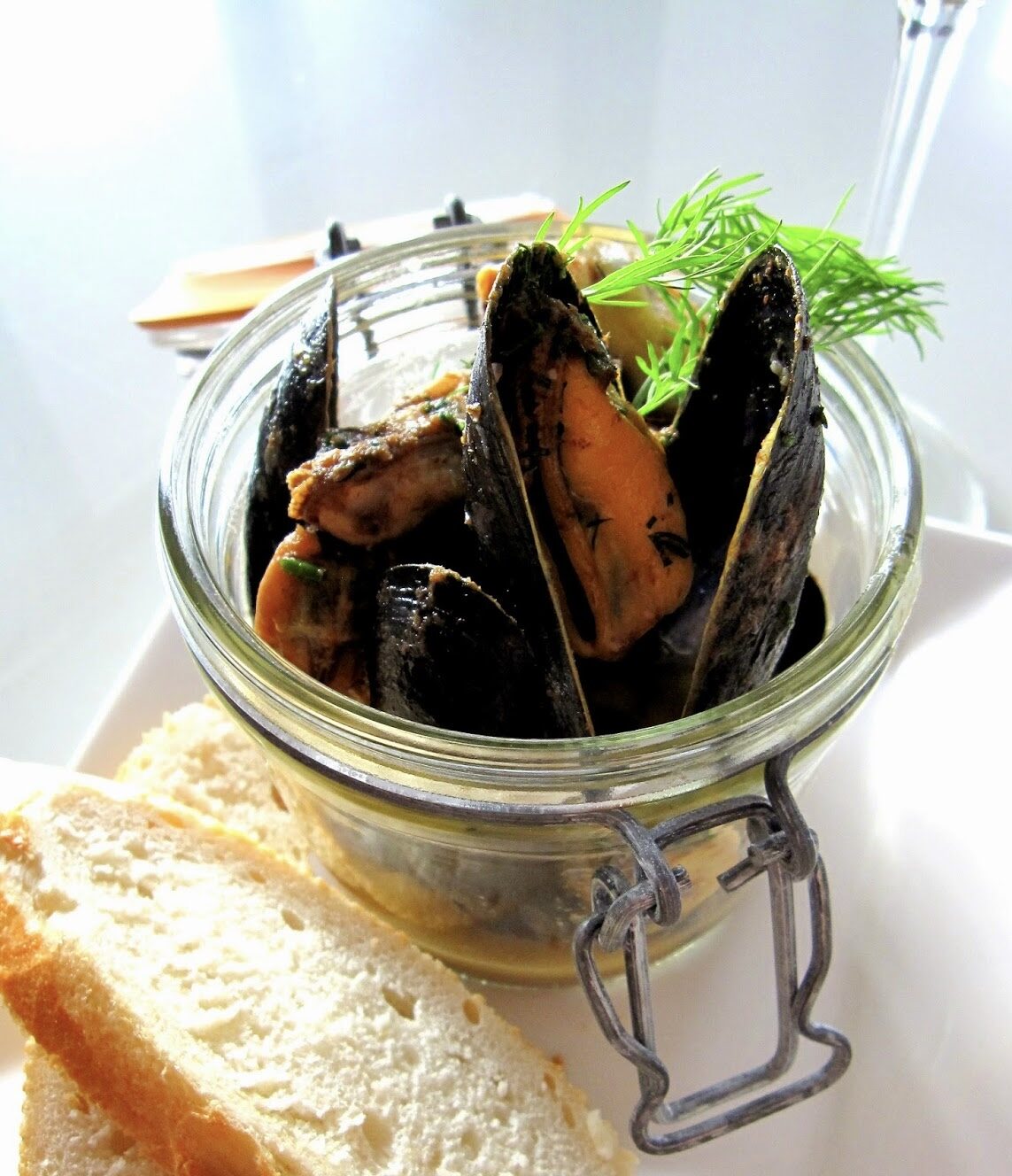 Mussels with dill & anchovy
